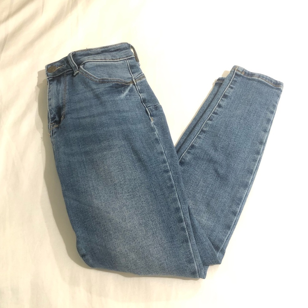 Light Wash Skinny-leg Jeans from Papaya